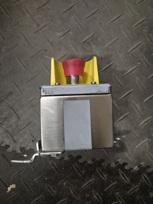 Wyłącznik awaryjny Siemens IP 66