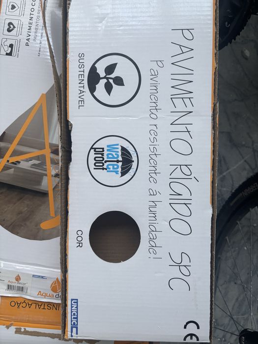 Pavimento vinilico spc novo