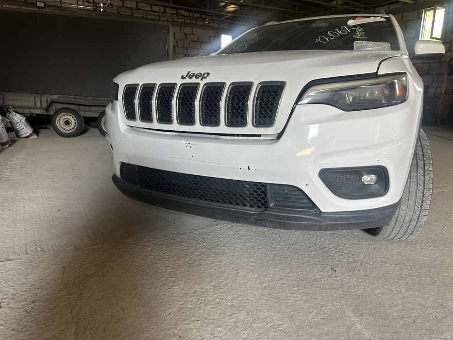 Бампер передній Jeep Cherokee KL, рестайл 2018-2023р Черокі КЛ Розборка