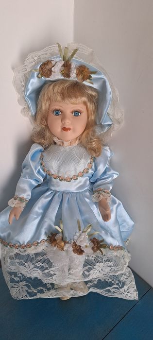 Boneca porcelana Nova