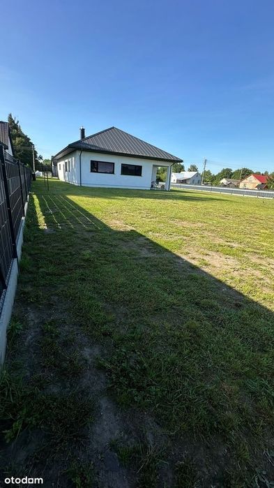 Nowoczesny dom z ogrodem w spokojnej okolicy