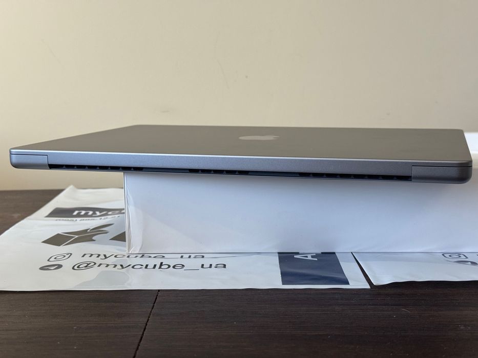 MacBook Pro 16 M1 Pro 32Gb 512Gb Space Gray 2021 (99%, 105 циклів)
