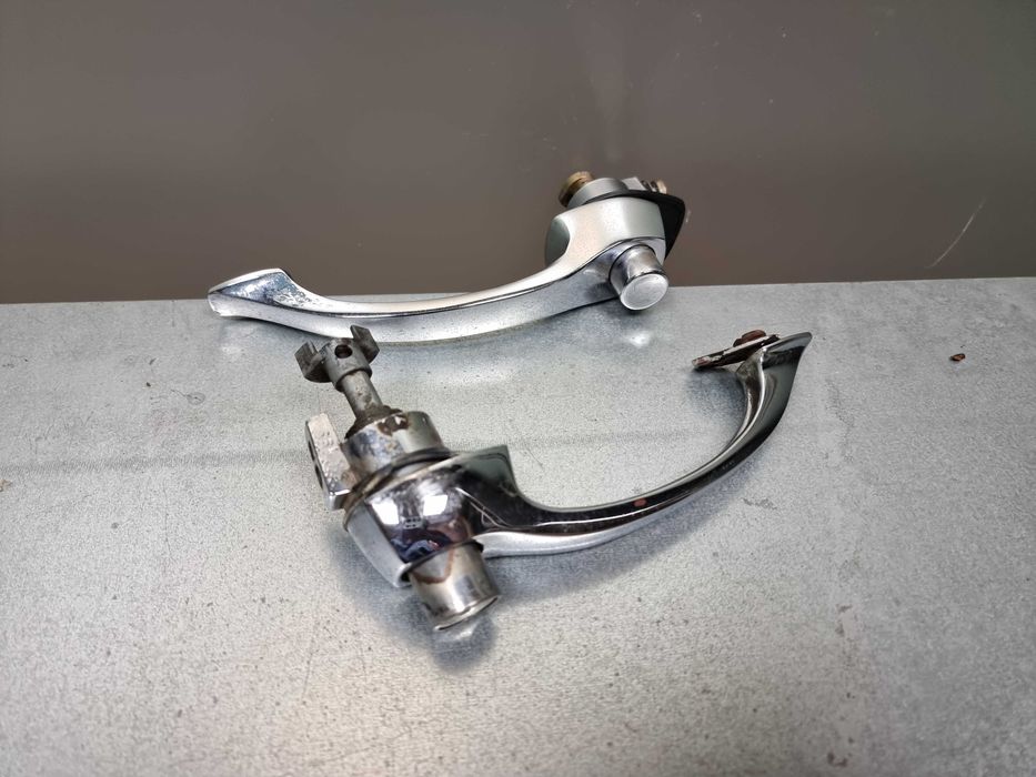 Puxadores das portas Mercedes W110 Rabo de Peixe