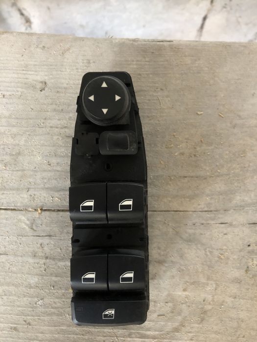 Попильничка БМВ Ф10, ф11 BMW F10, F11, 2010-2013 рік