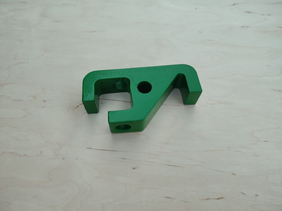 Uchwyt mocujący sita John Deere 2054,2056,2058,2064,2066,2254,2256
