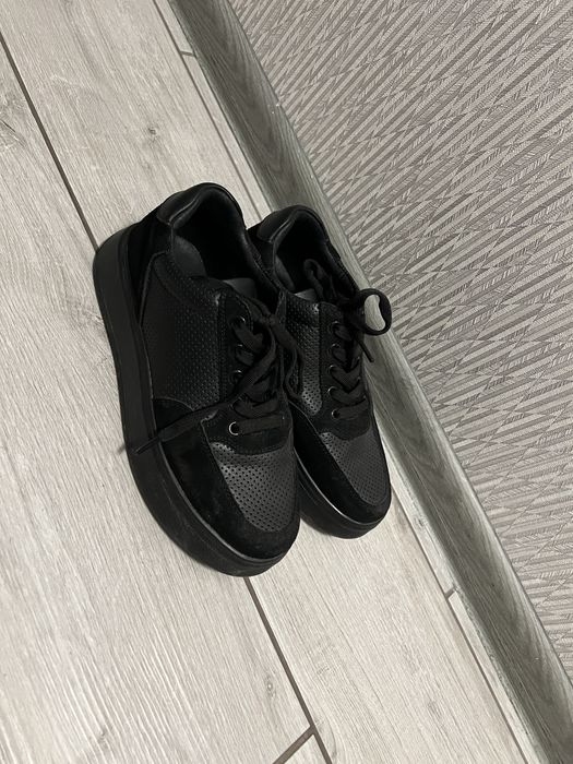 Шкіряне жіноче взуття