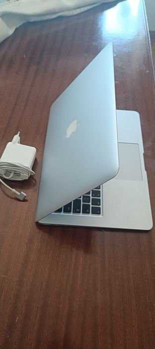 MacBook Air 13"  i5 | 4GB RAM | SSD | Big Sur Intel Hd Graphics 4000