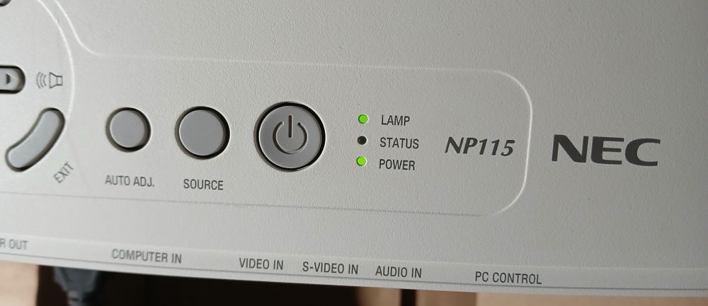 Projetor NEC NP115