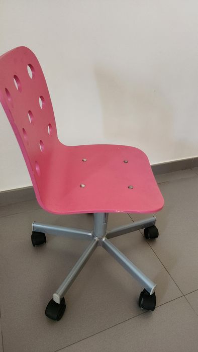 Cadeira cor de rosa  IKEA