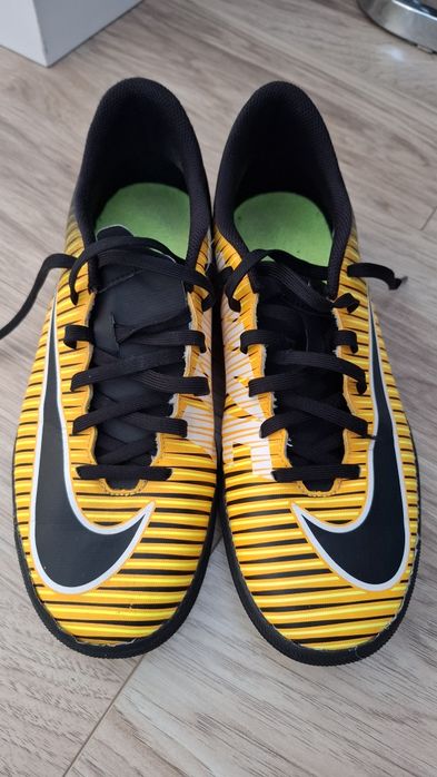 Buty turfy piłkarskie Nike Mercurial 40,2/3 rozm.