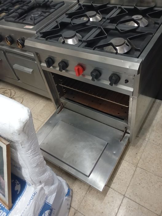 Fogão industrial com forno