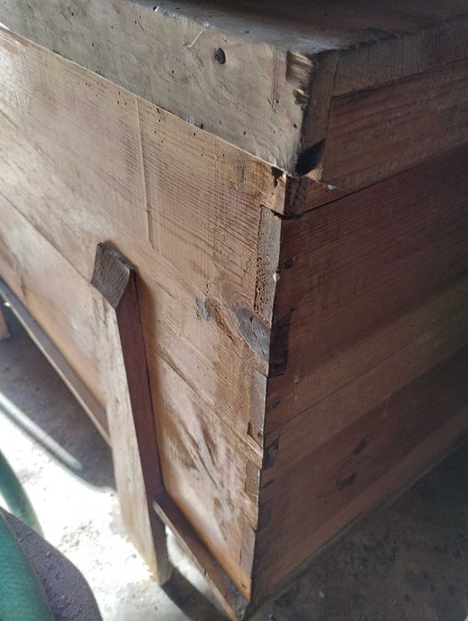 Arca antiga para arrumação ou armazenamento