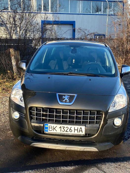 Продаю власне автомобіль Peugeot 3008    2009