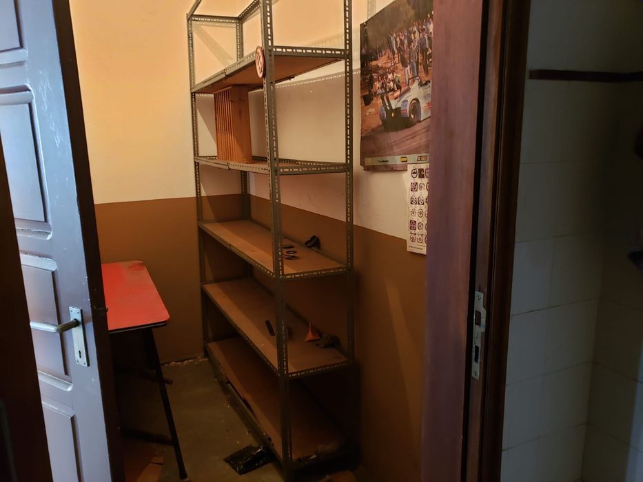 Mobiliário de Escritório Usado – Vários Artigos