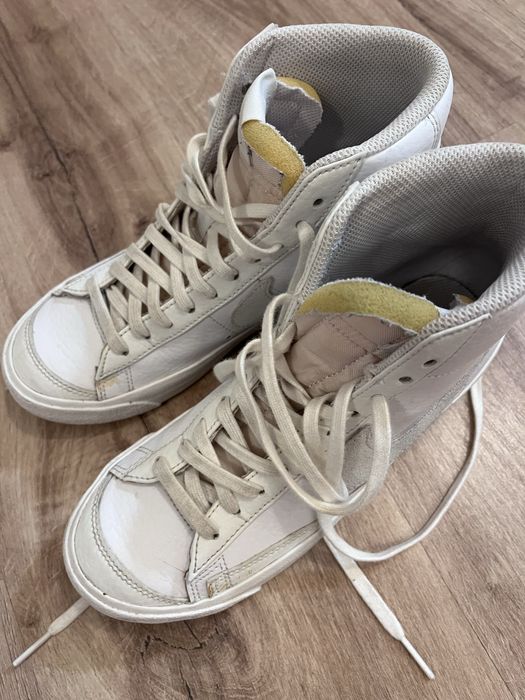 Ténis bota  marca Nike