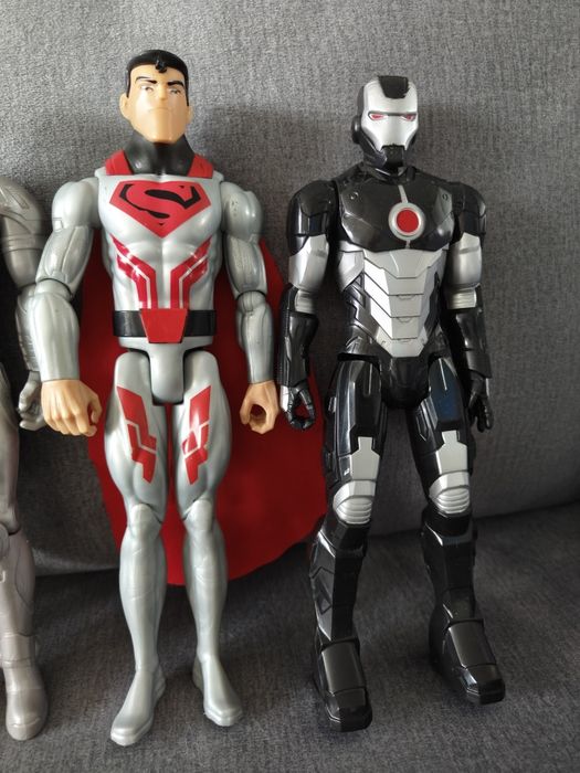 Figurki Marvela 8 szt. plus gratis