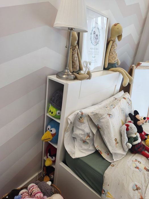 Mobilia de solteiro com estrado elevatório