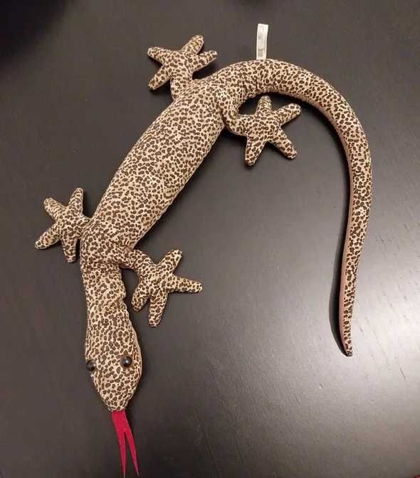 Lagarto em tecido com enchimento de areia