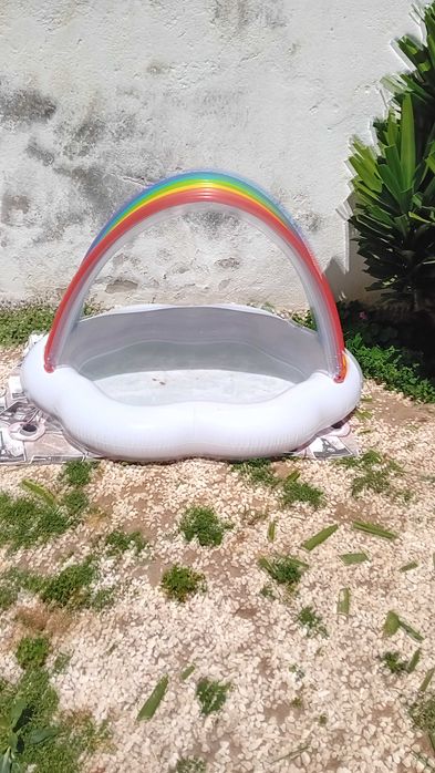 Vendo piscina de criança