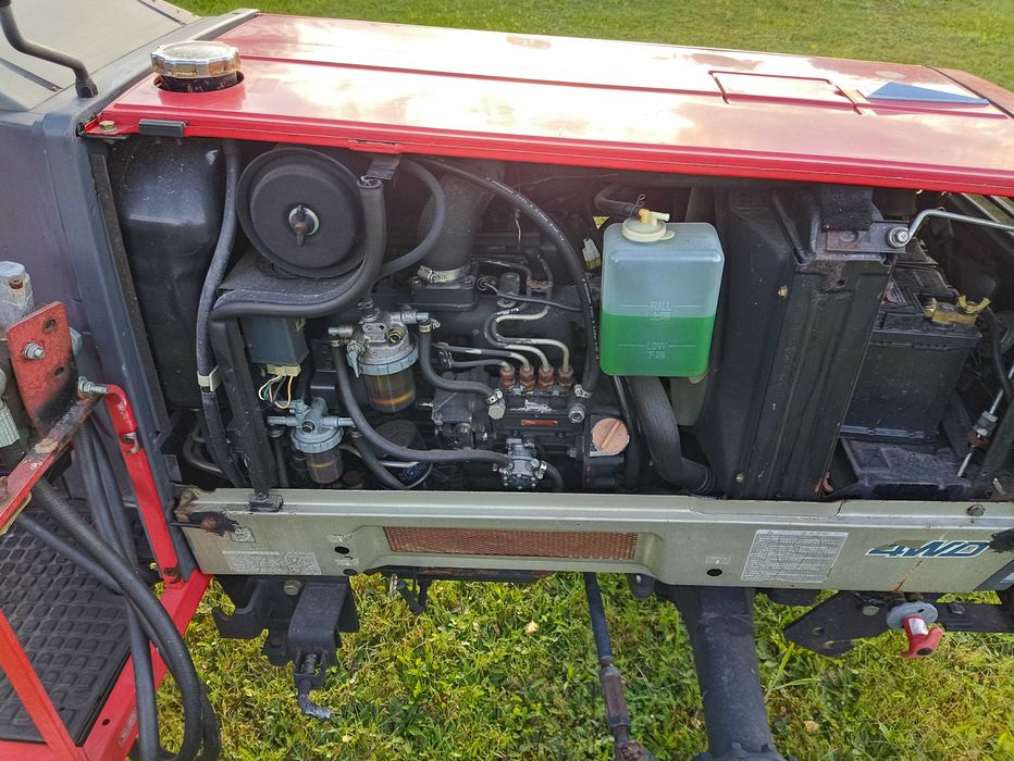 Ciągnik 4x4 Yanmar FX335 o mocy 33KM