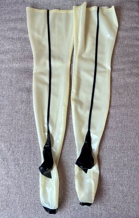 780/ Bielizna pończochy M  lateks latex 0.4 transparentne pełne stopy