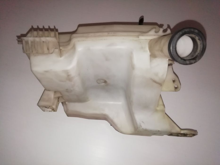 Ford Focus deposito do limpa vidros 2014/2015/2016/2017/2018/2019