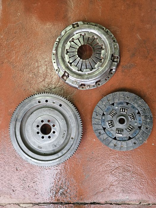 SR20DE Зчеплення (корзина+диск+маховик)