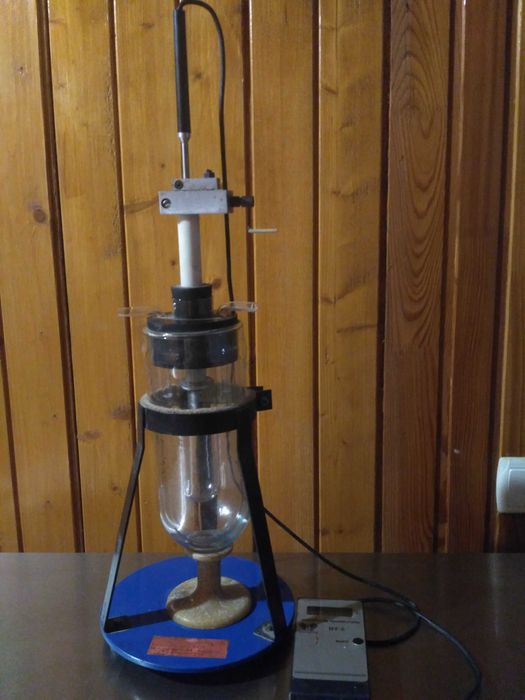 Прилад для визначення хрупкості бітуму