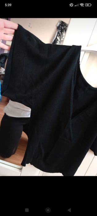 Krótki sweterek czarny