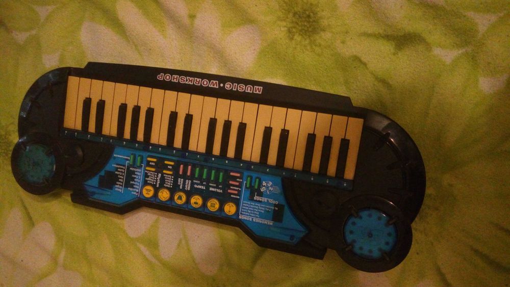 Продам синтезатор, пианино касио,а також дитяче