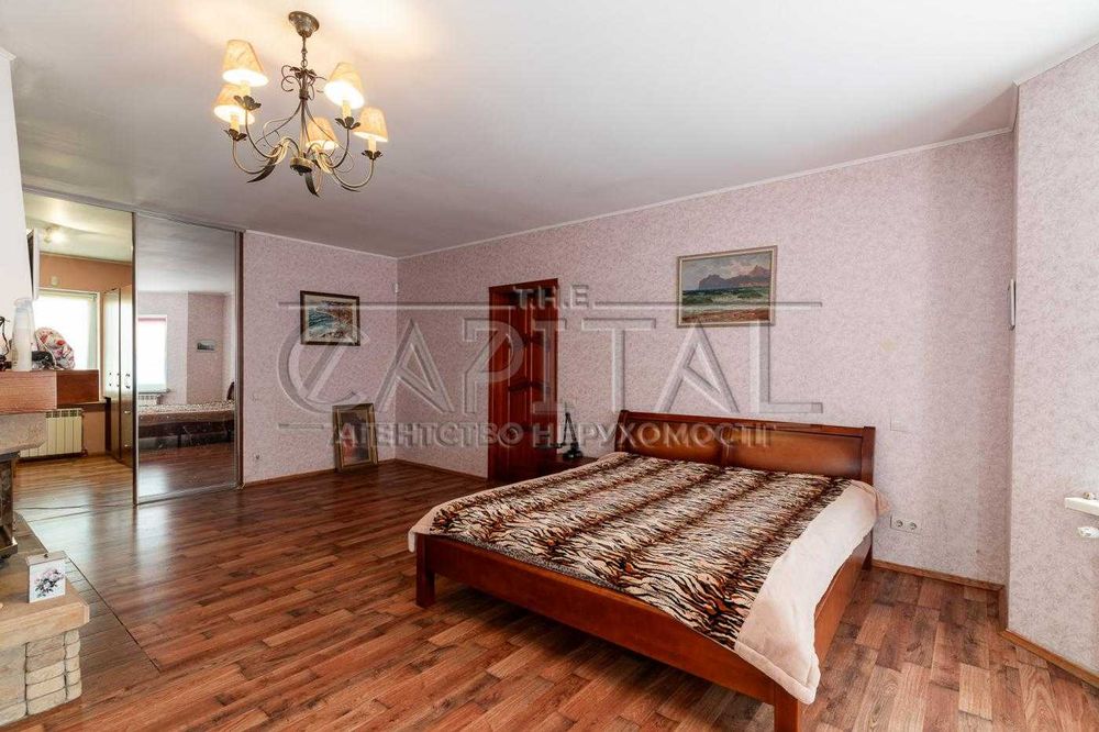 Продаж будинку 270 м Осокорки — 3 поверхи, 5 соток, готовий для життя