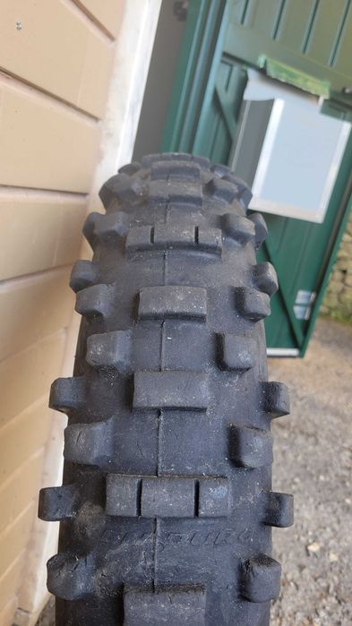 Pneu Pirelli 140/80-18 Enduro (usado)