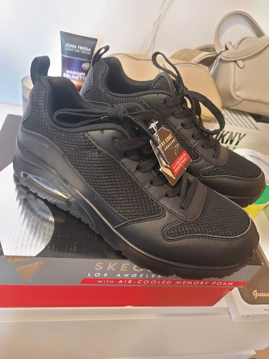 Фирменные новые оригинал кроссовки Skechers мужские