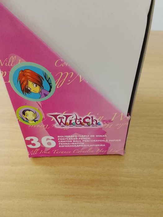 Caixa com 36 Esferográficas + lapiseiras da W.I.T.C.H