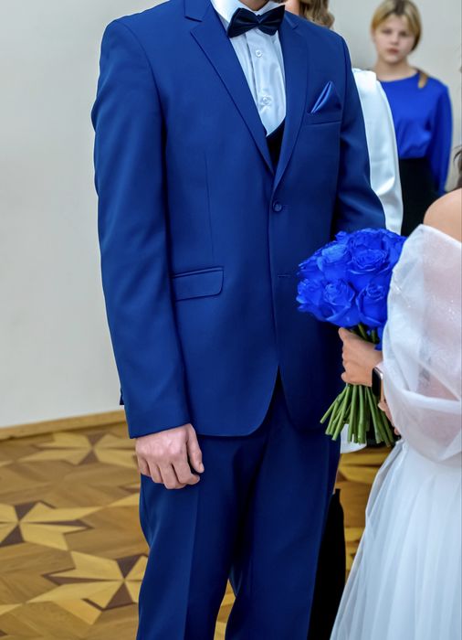 Чоловічий весільний костюм