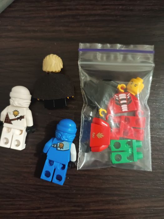 4 фігурок Ninjago