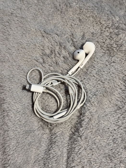 Провідні навушники до айфону