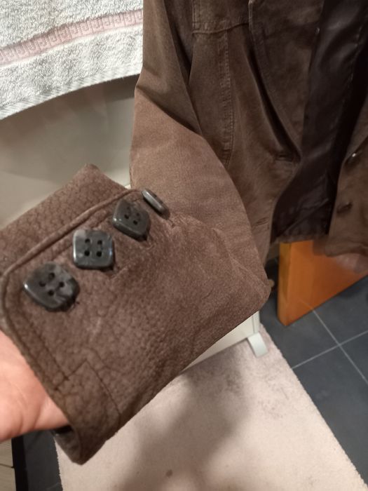 Casaco em couro cintado com pelo sintetico tamanho M