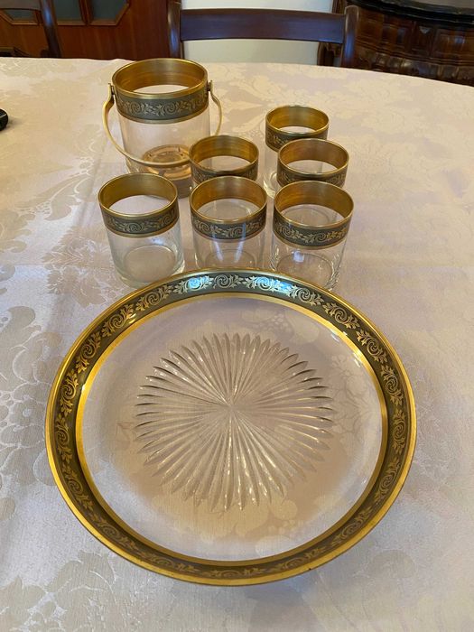 Conjunto de copos (seis), frappé e prato com beira dourada