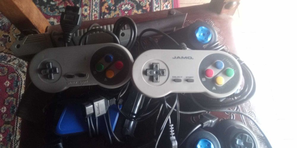 Consolas Retro e Joysticks (equipamentos novos e usados)