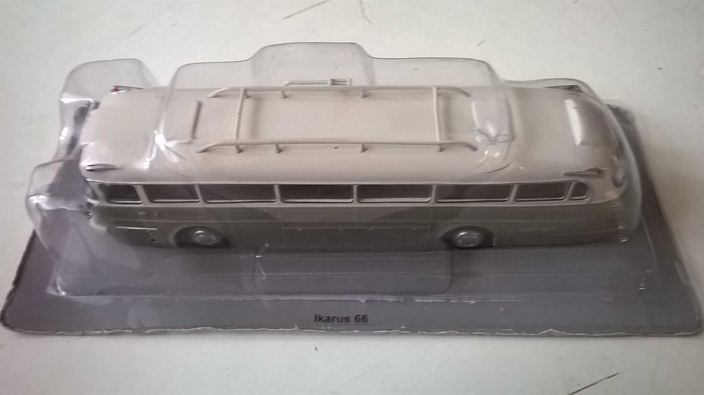 IKARUS 66 model w skali 1:72 metalowo-plastikowy; DeAgostini