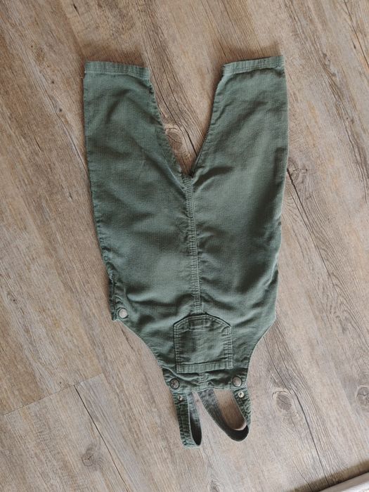 Zielone ogrodniczki khaki
