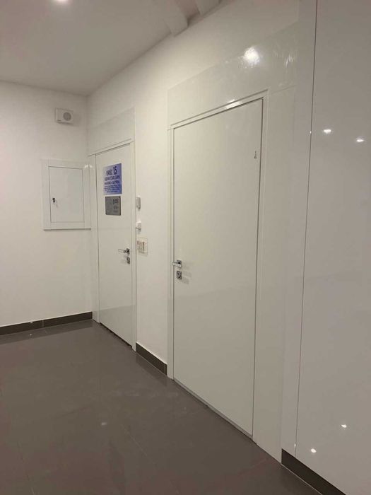 Продаж  комерційного приміщення в БЦ "CRYSTAL" Центральна 21. Метро Славутич.