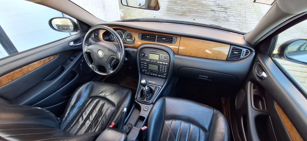 Jaguar x type 2.5 v6 200cv