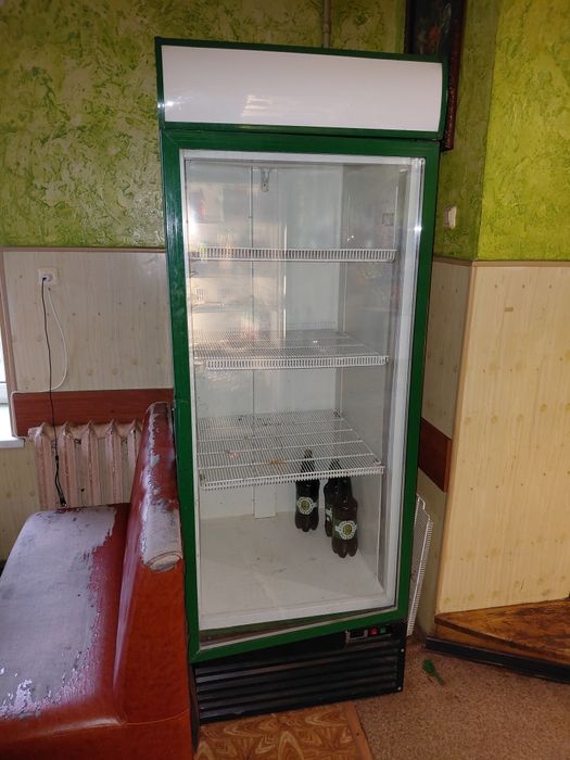 Холодильник витринный