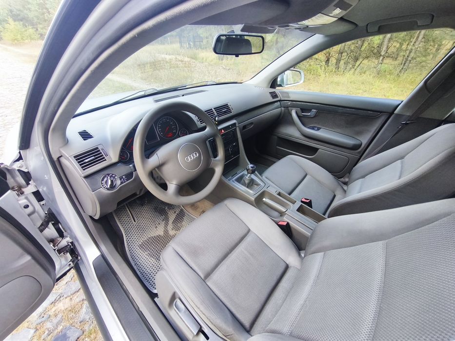 Audi A4b6 2.0 бензин