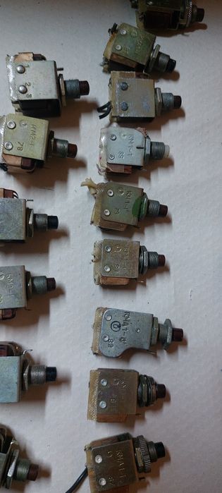 Микропереключатели мт-1,кнопки км-1 и другие переключатели(б.у.)