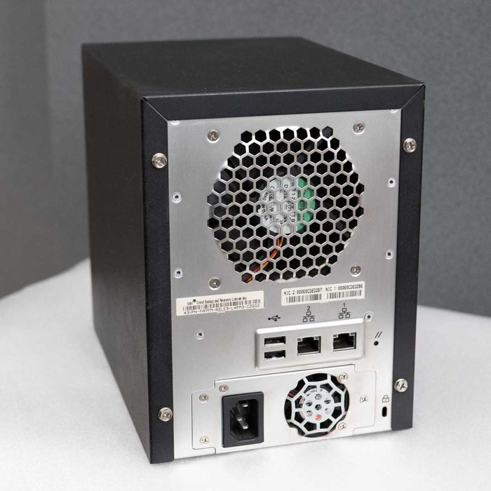 Serwer plików NAS Intel SS4000-E