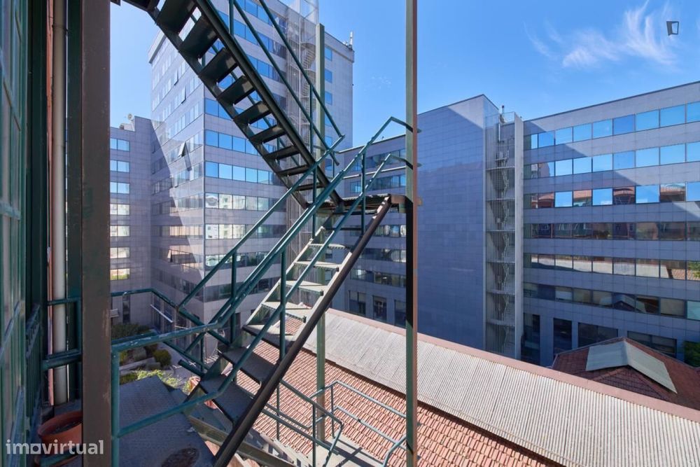 Quarto - localizado em Entrecampos Lisbon