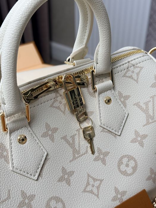 Сумка Louis Vuitton Speedy Bandouliere 25 Monogram